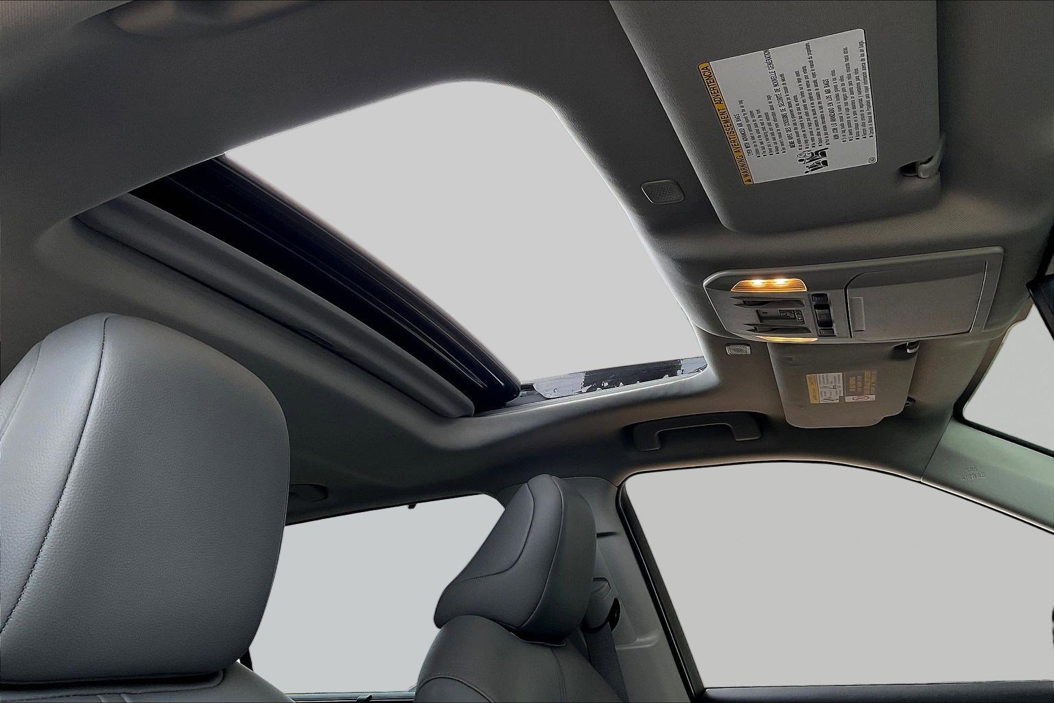 Used 2025 Toyota Highlander XLE image 28