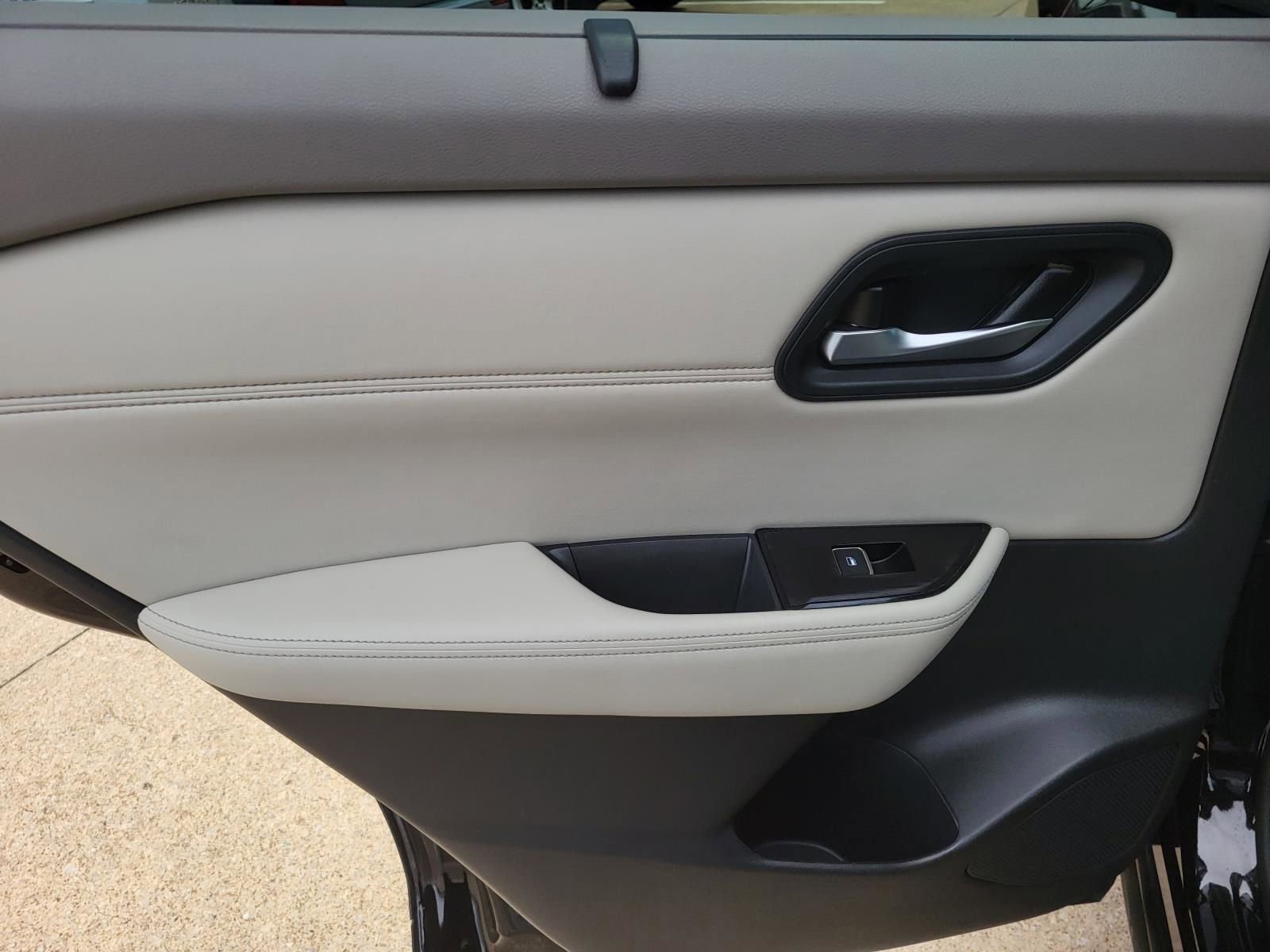 Used 2023 Nissan Rogue SL w/ SL Premium Package FWD image 14