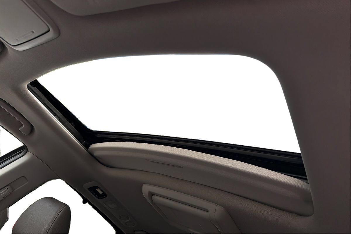 Used 2015 Honda Odyssey Touring Elite image 22