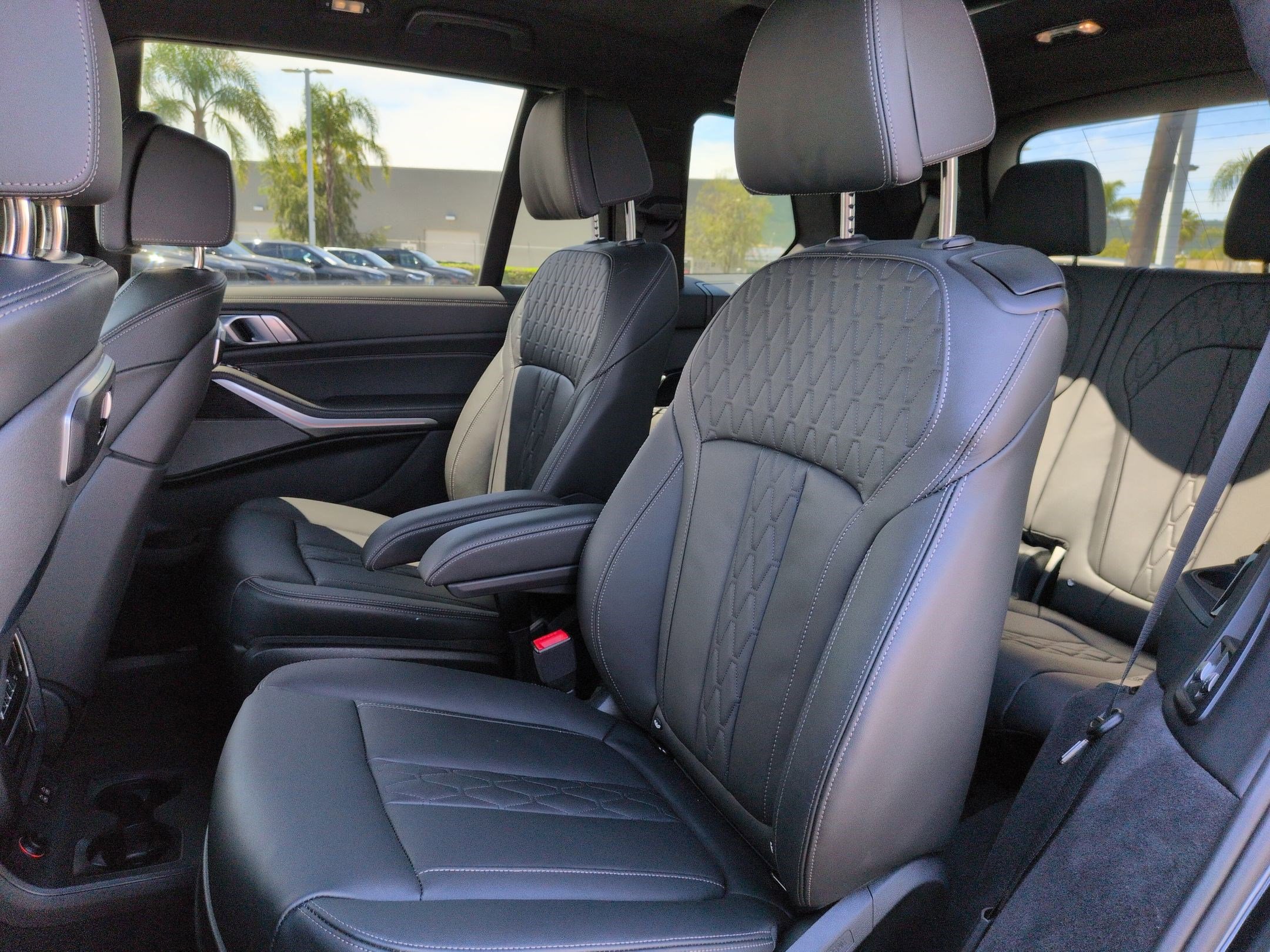 Used 2025 BMW X7 M60i AWD/4WD image 31