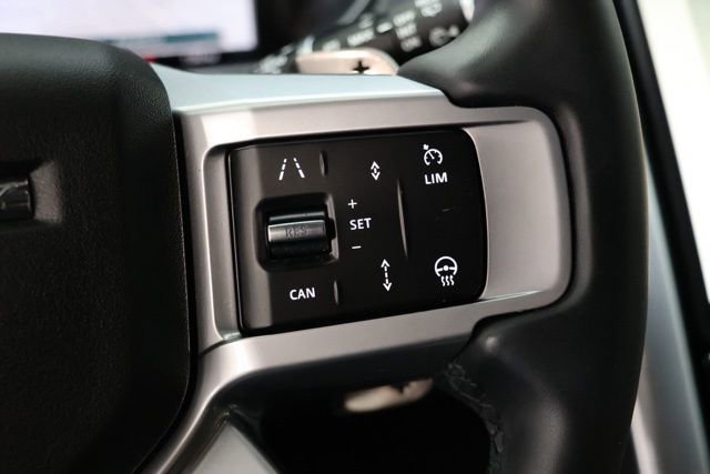 Used 2024 Land Rover Discovery Dynamic SE image 23