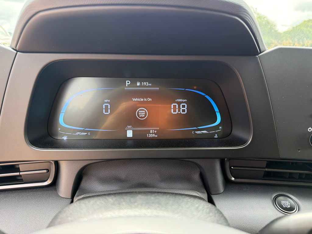 Certified 2025 Hyundai Elantra Sport FWD image 23