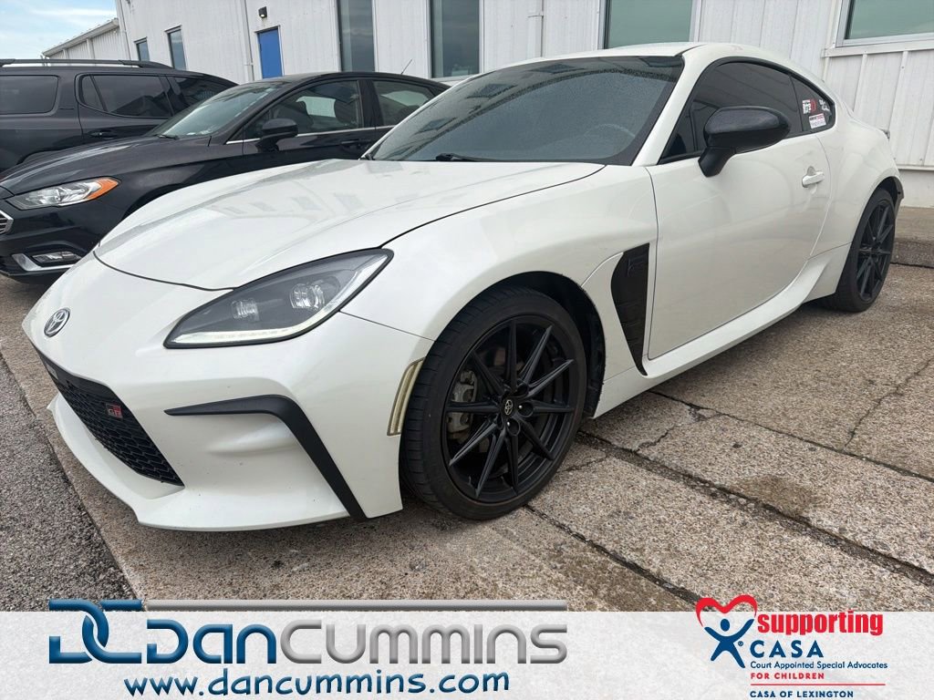 Used 2023 Toyota GR86 Premium w/ ALL Weather Mat Package (TMS) RWD video 1
