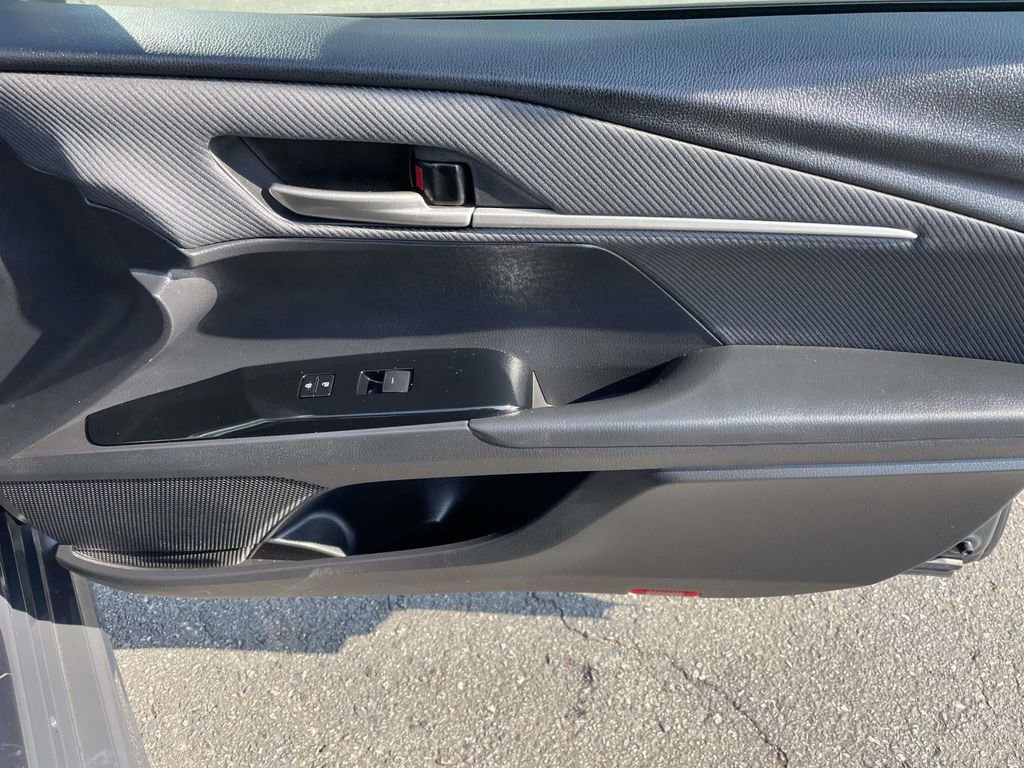 Used 2025 Toyota Camry SE image 46