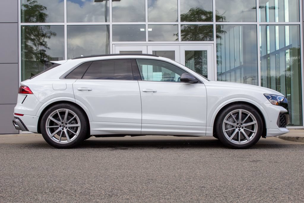 Used 2026 Audi RS Q8 performance AWD/4WD image 4
