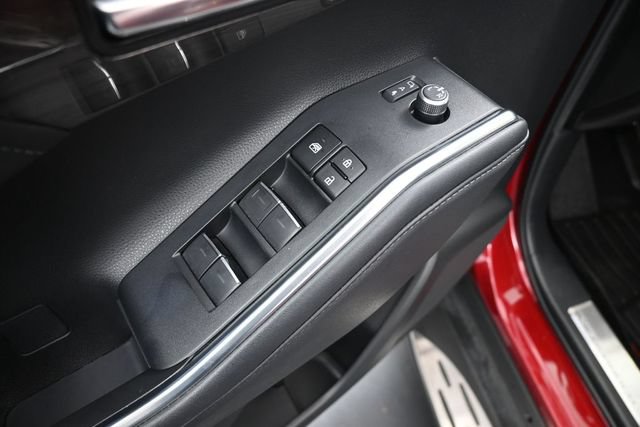 Used 2023 Toyota Highlander Limited FWD image 13