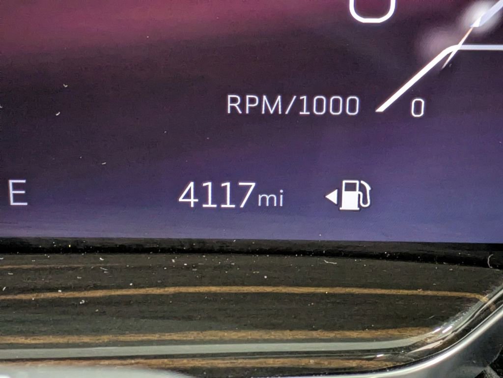 Used 2025 Cadillac Escalade Premium Luxury image 16