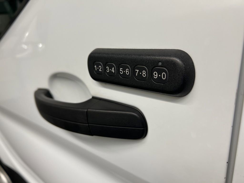 Used 2020 Ford Transit 250 Medium Roof AWD image 33