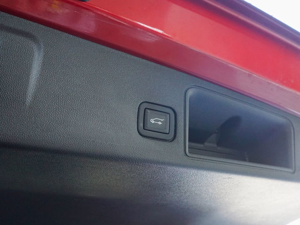 Used 2022 GMC Terrain AT4 w/ Infotainment Package II image 12