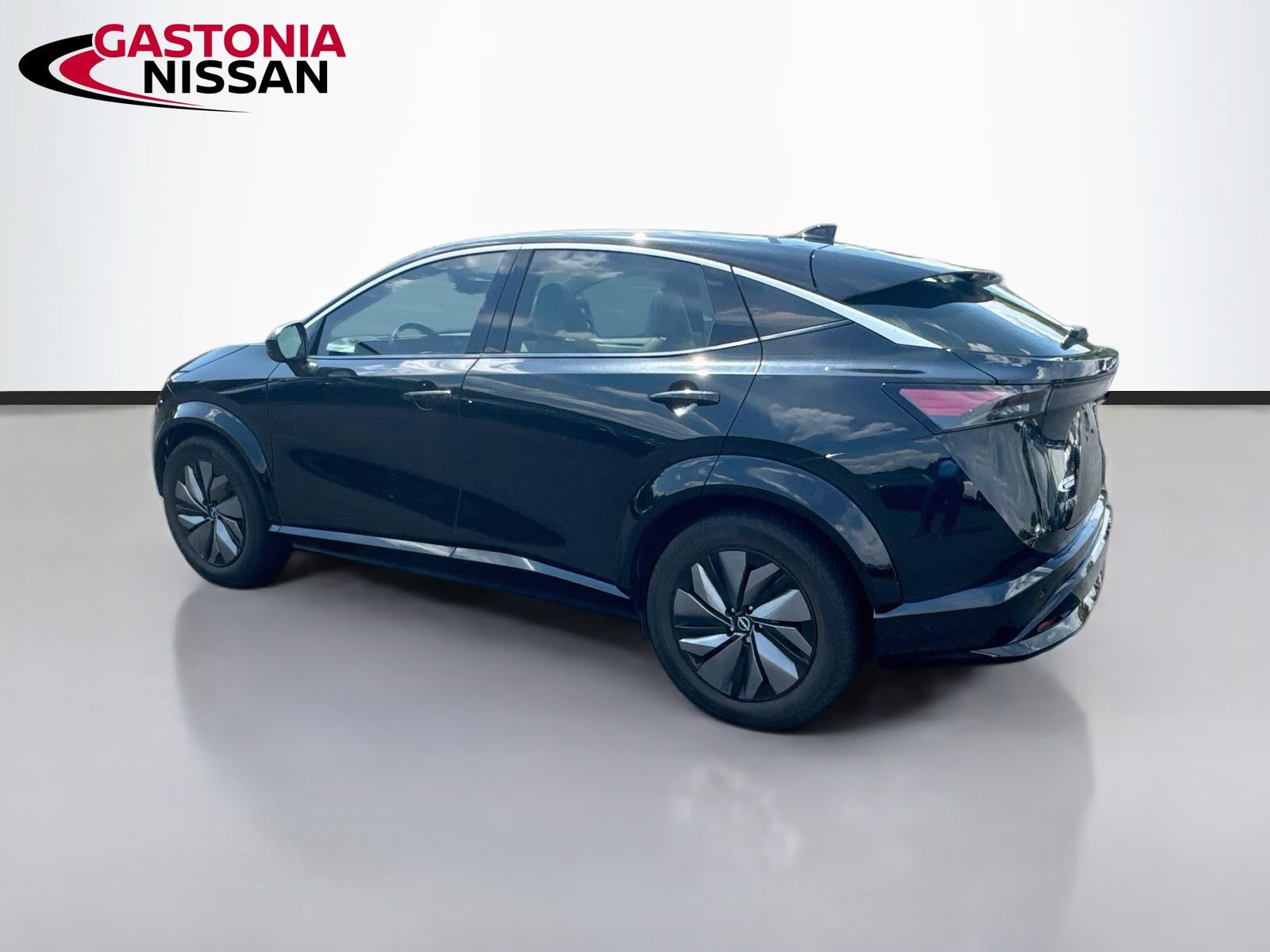 Used 2023 Nissan Ariya FWD image 5