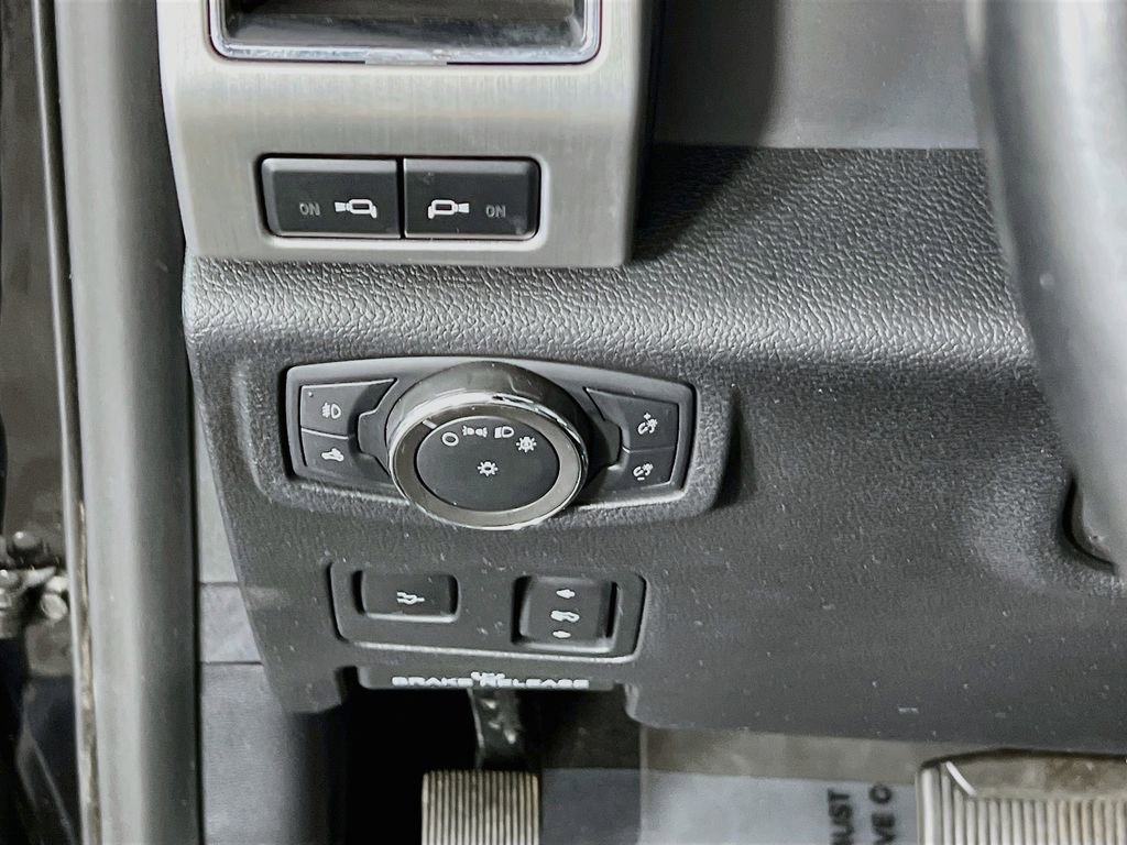 Used 2020 Ford F350 Platinum AWD/4WD image 9