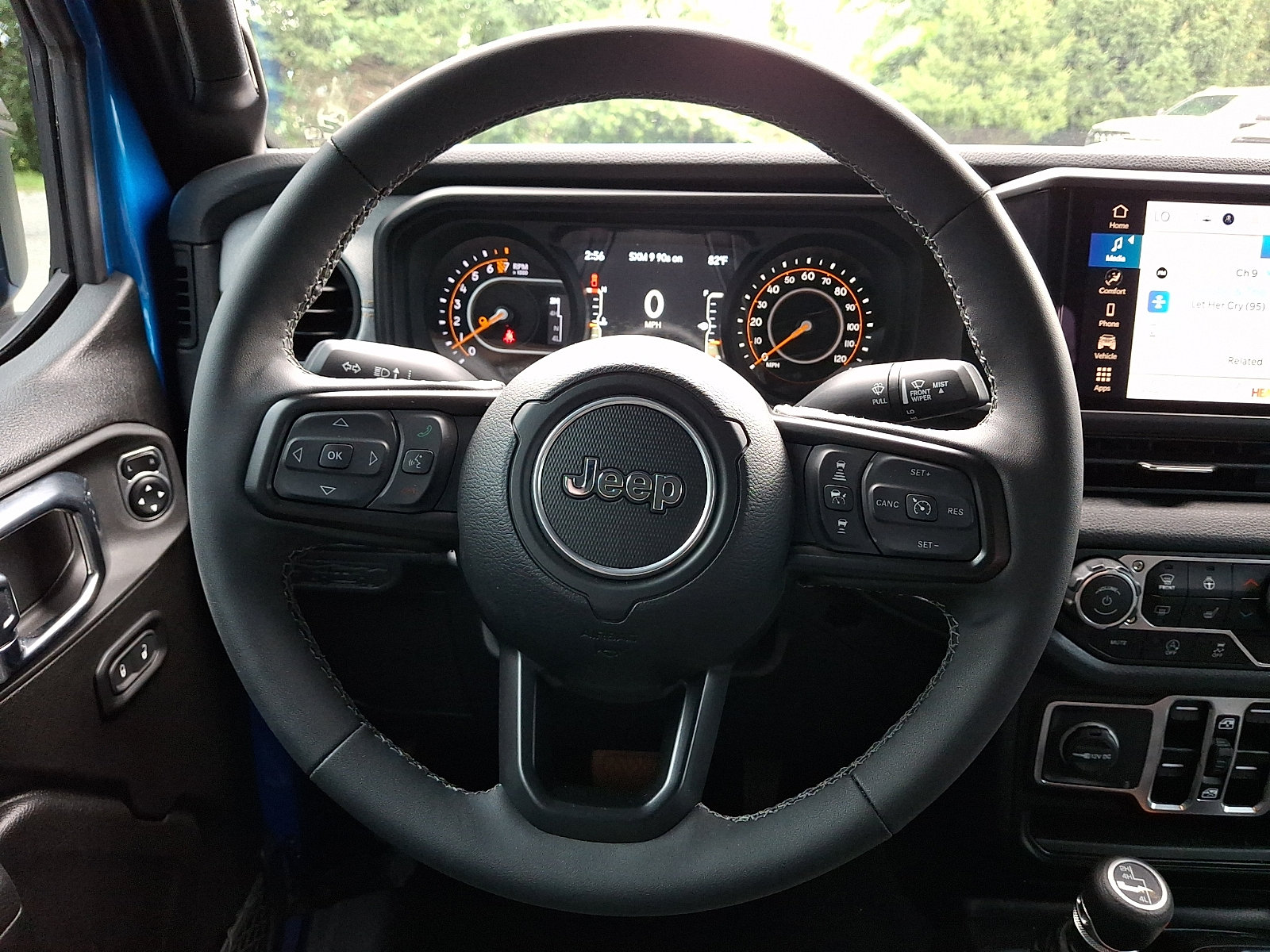 Certified 2025 Jeep Gladiator Sport AWD/4WD image 18