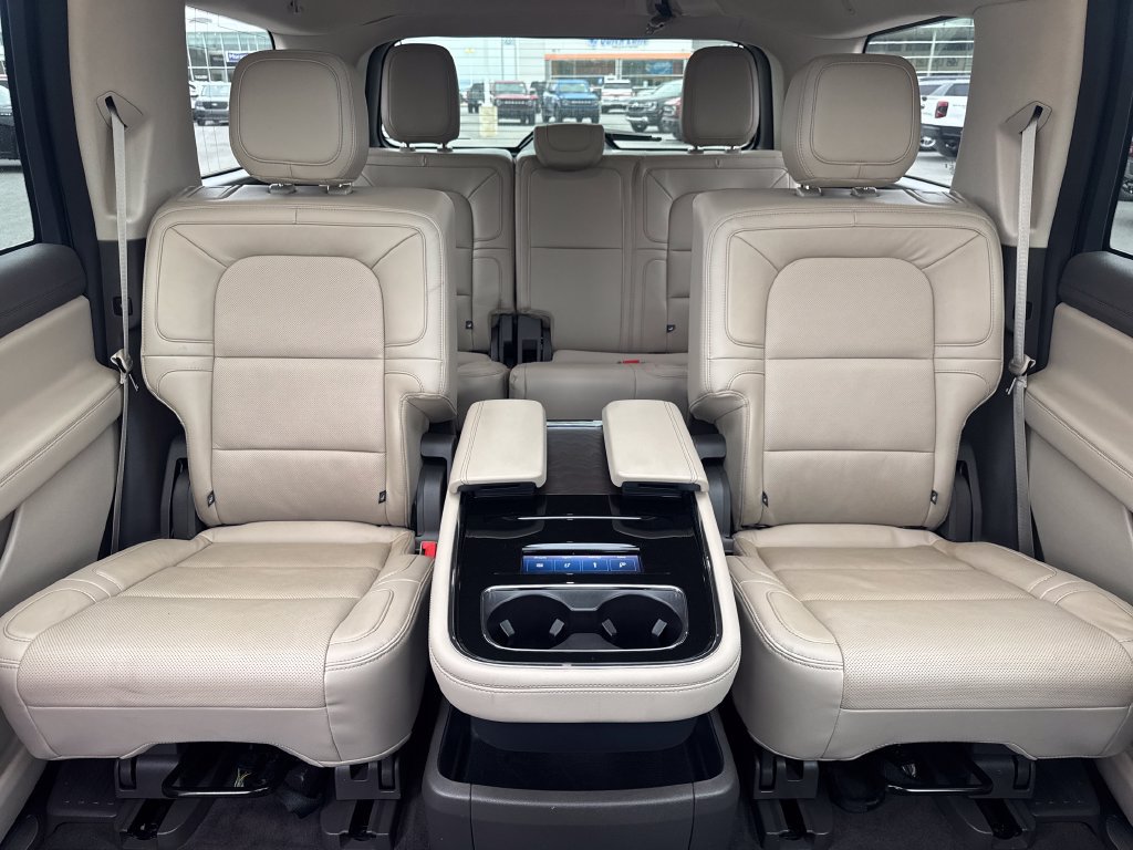 Used 2024 Lincoln Navigator Reserve AWD/4WD image 14