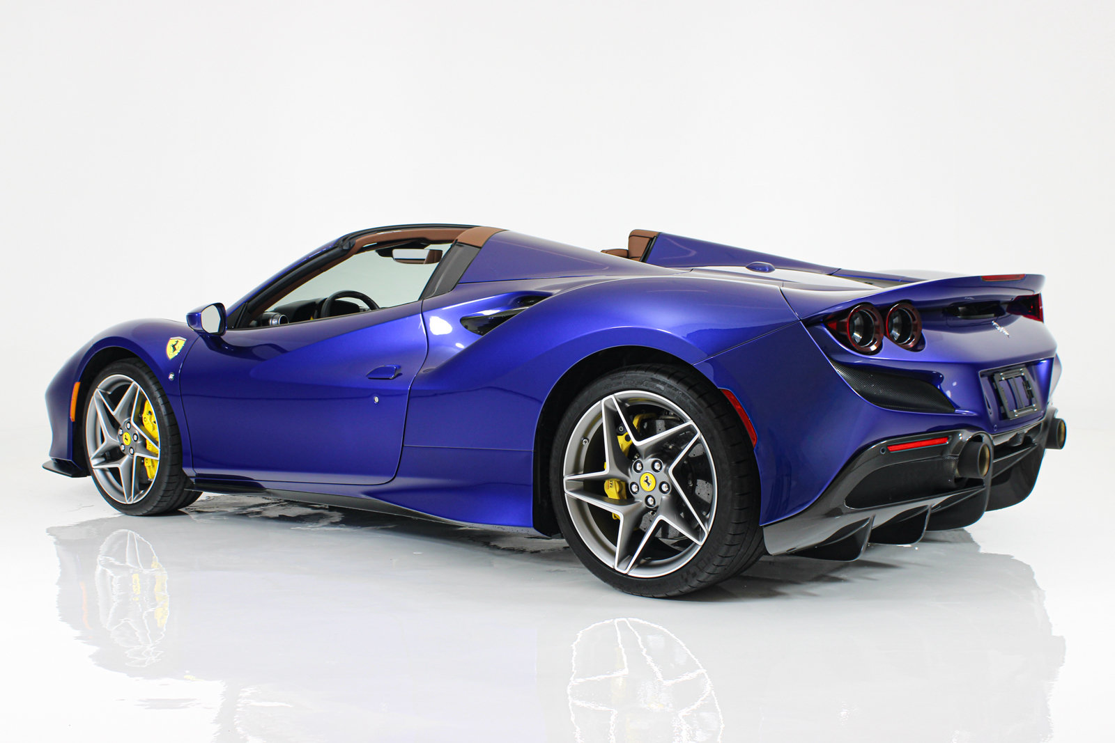 Certified 2023 Ferrari F8 Tributo RWD image 7