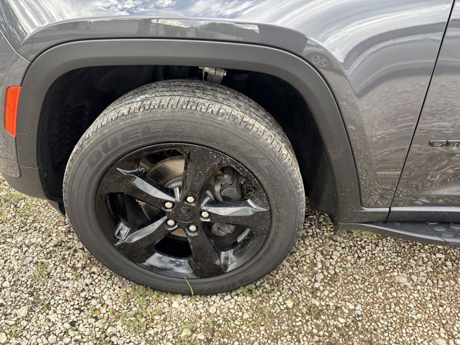 Used 2024 Jeep Grand Cherokee Altitude AWD/4WD image 36