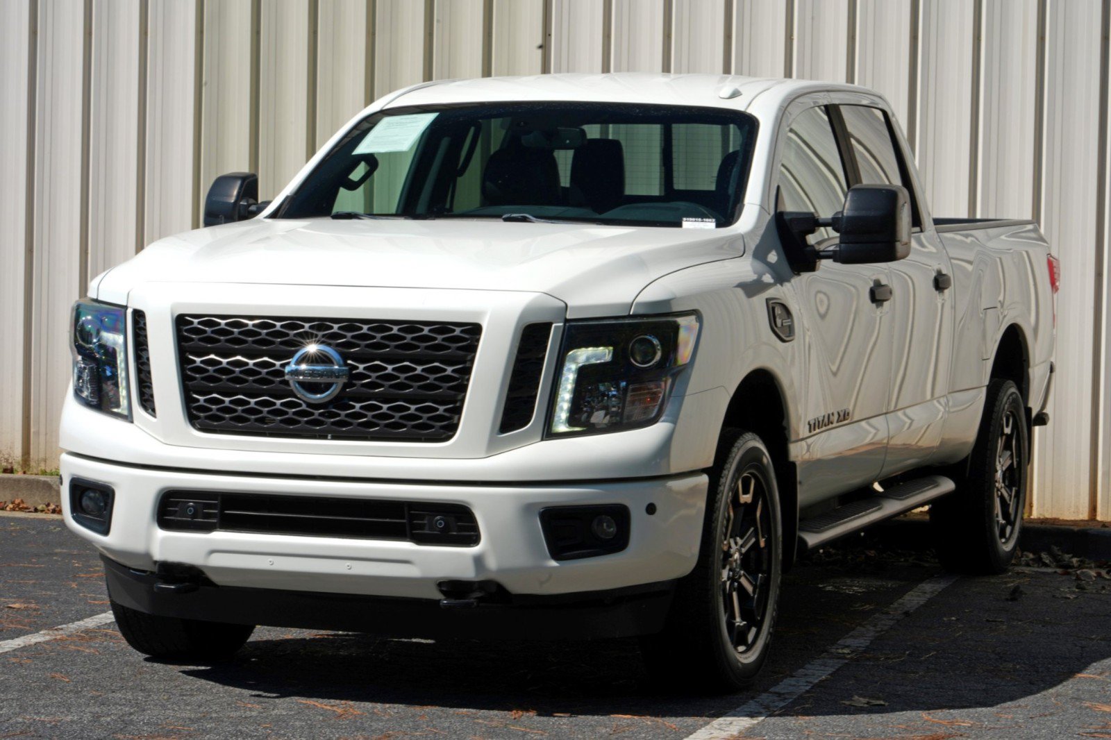 Used 2018 Nissan Titan SL w/ Midnight Edition AWD/4WD image 45