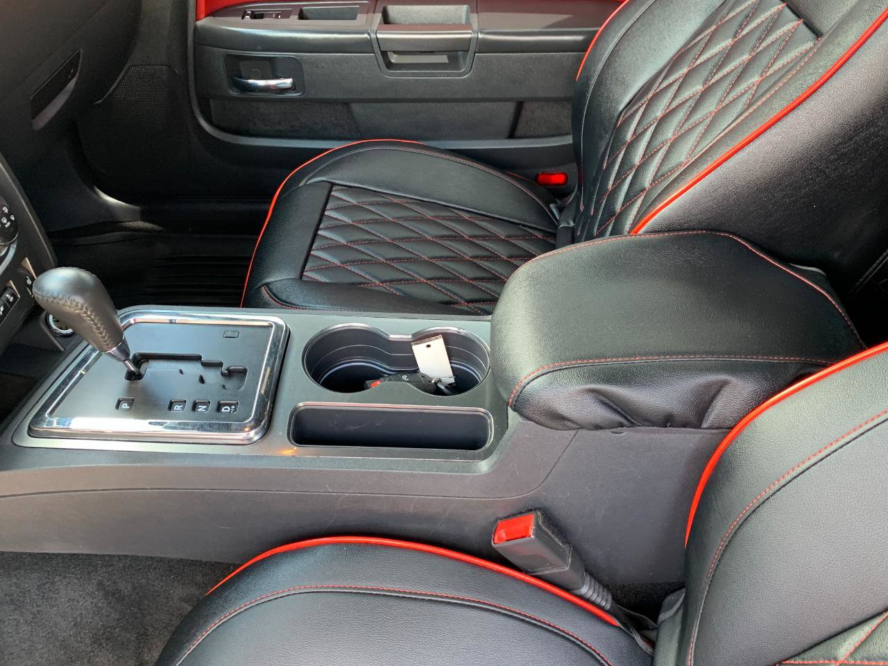 Used 2014 Dodge Challenger SXT RWD image 23