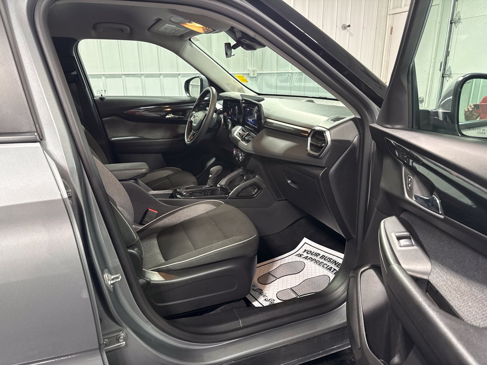 Used 2025 Chevrolet TrailBlazer LT AWD/4WD image 12