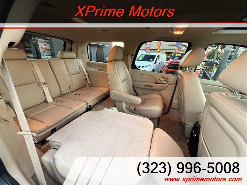 Used 2011 Cadillac Escalade Luxury AWD/4WD image 34