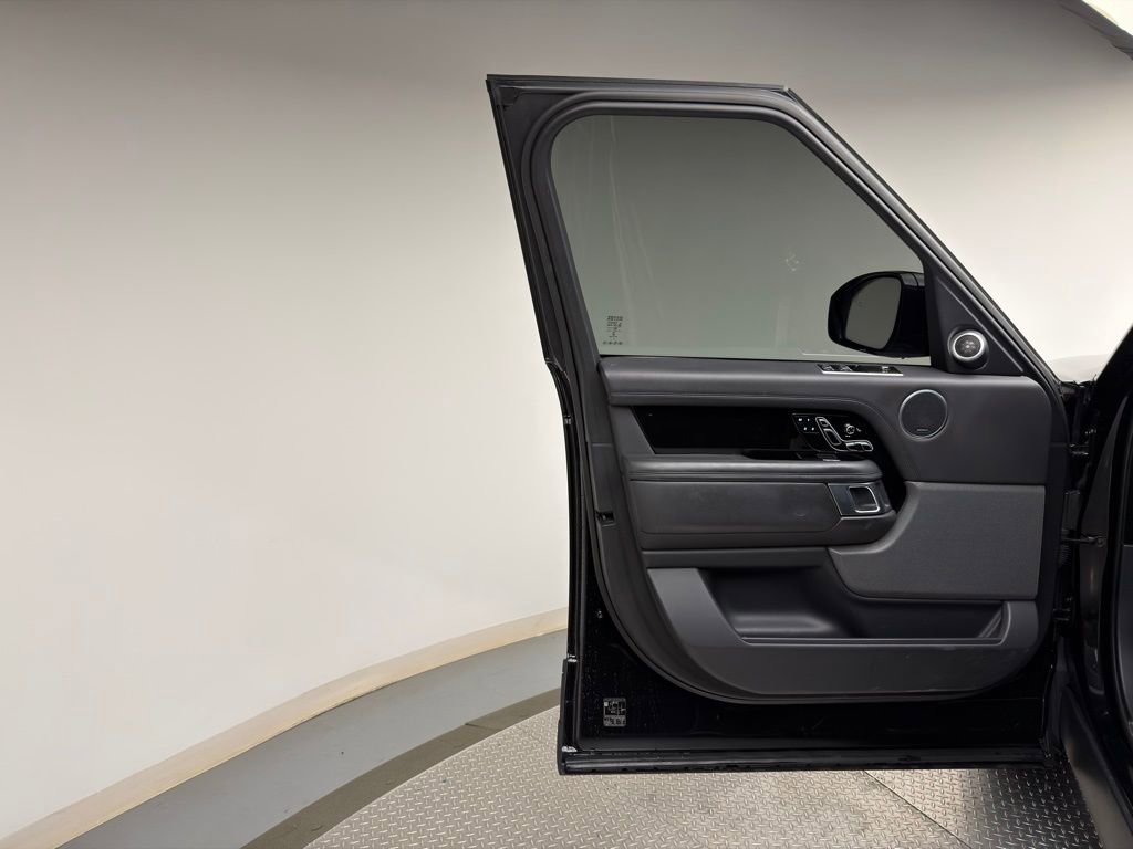 Used 2019 Land Rover Range Rover Long Wheelbase Supercharged image 9