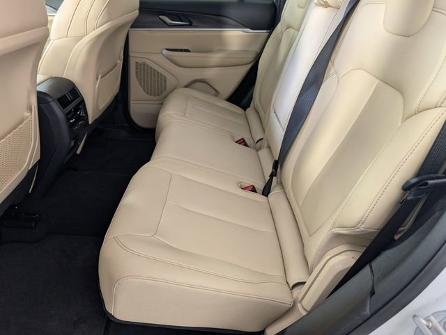 Used 2024 Jeep Grand Cherokee Limited image 27