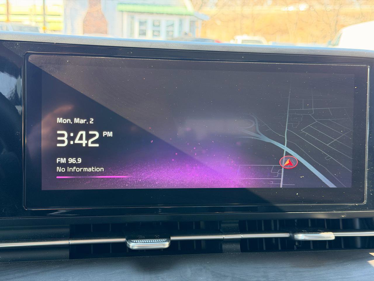 Used 2024 Kia Carnival EX image 39