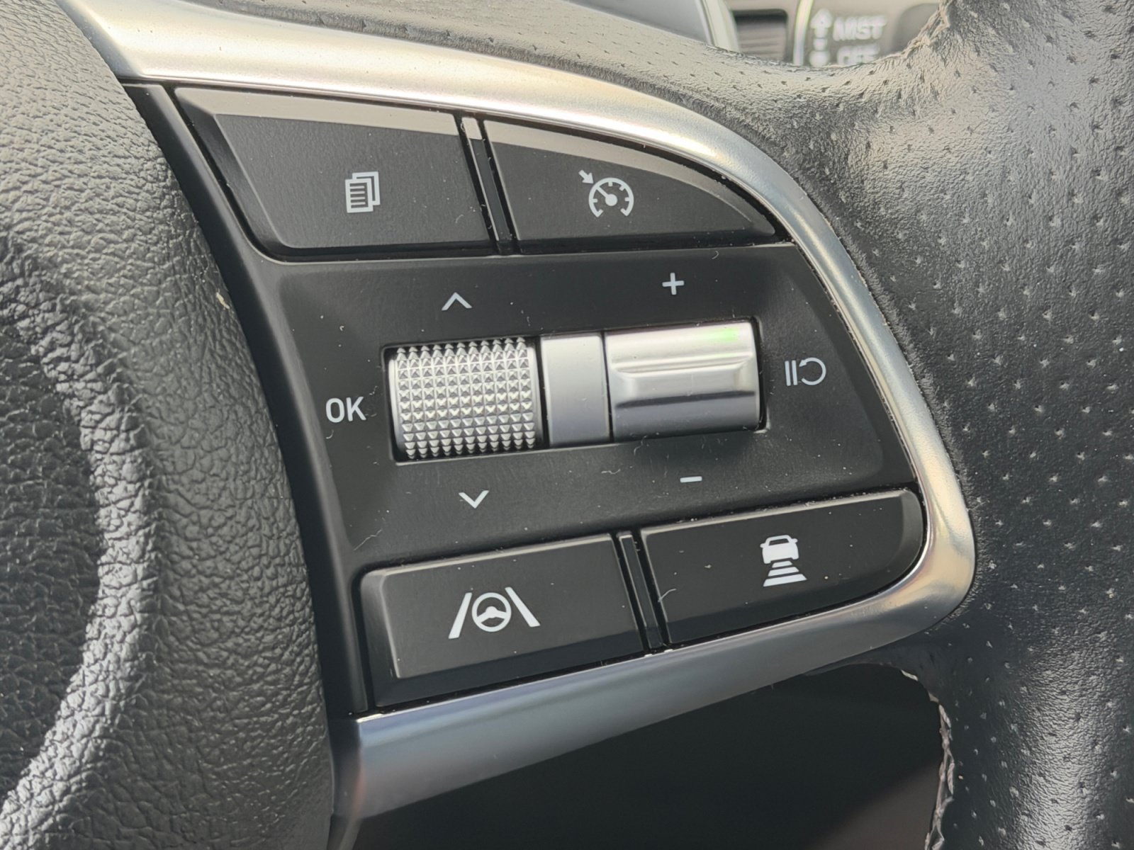 Used 2023 Genesis G70 2.0T w/ Sport Prestige Package AWD/4WD image 24