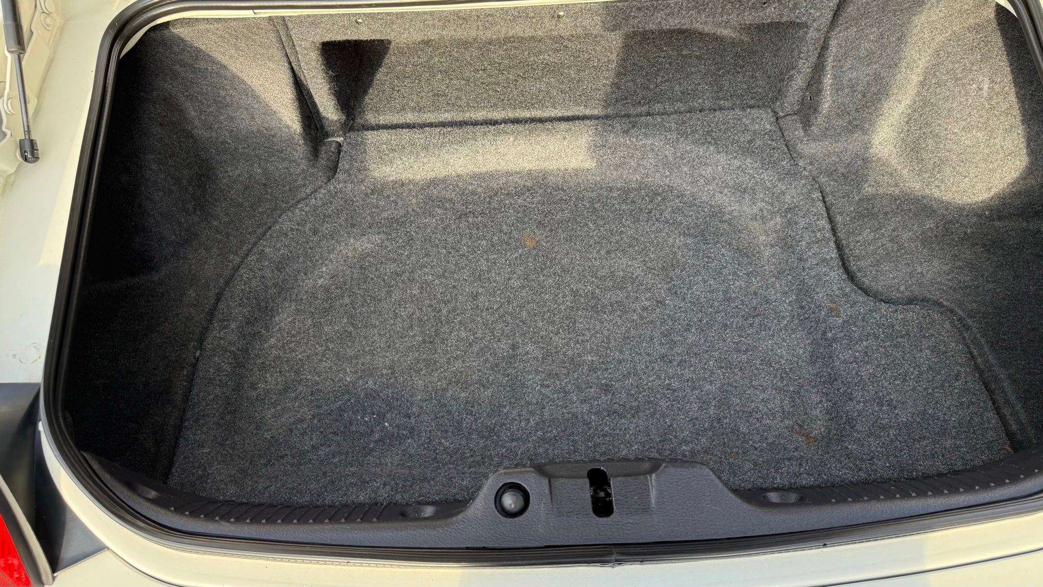 Used 2003 Ford Thunderbird image 45