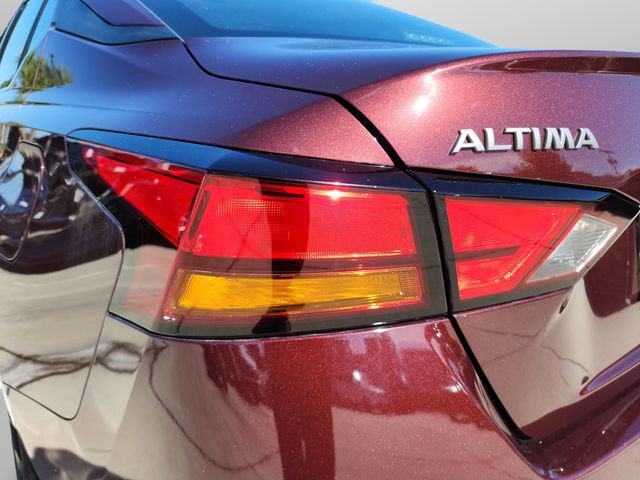 Used 2025 Nissan Altima 2.5 SV FWD image 33
