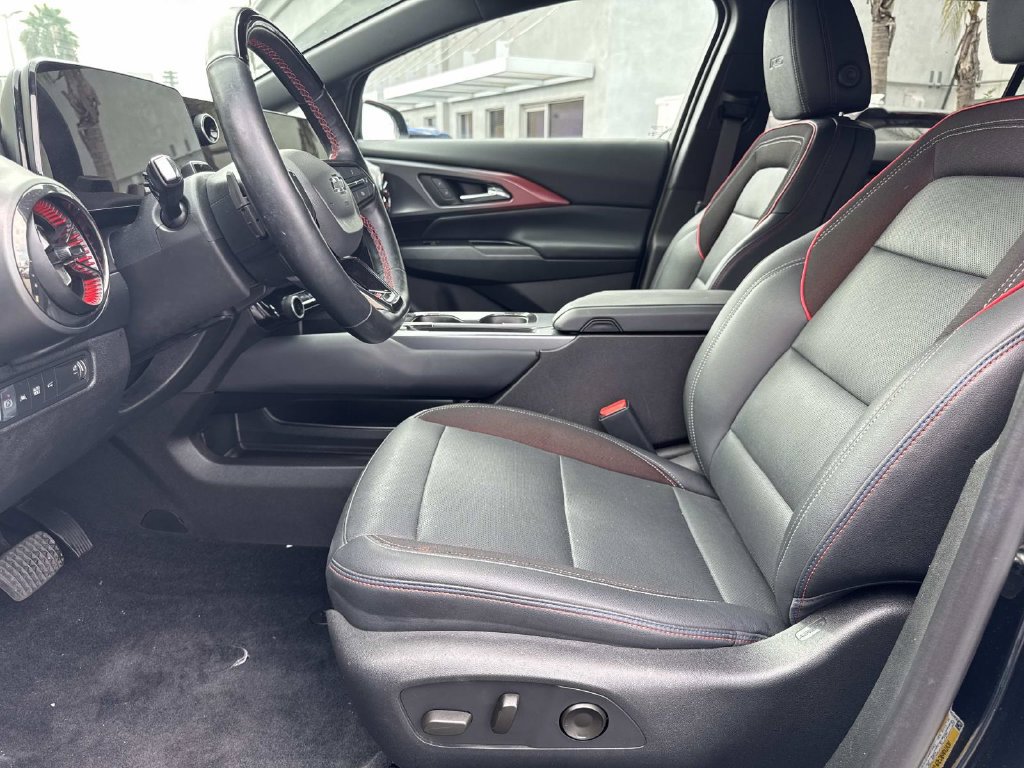 Used 2024 Chevrolet Equinox EV RS FWD image 21