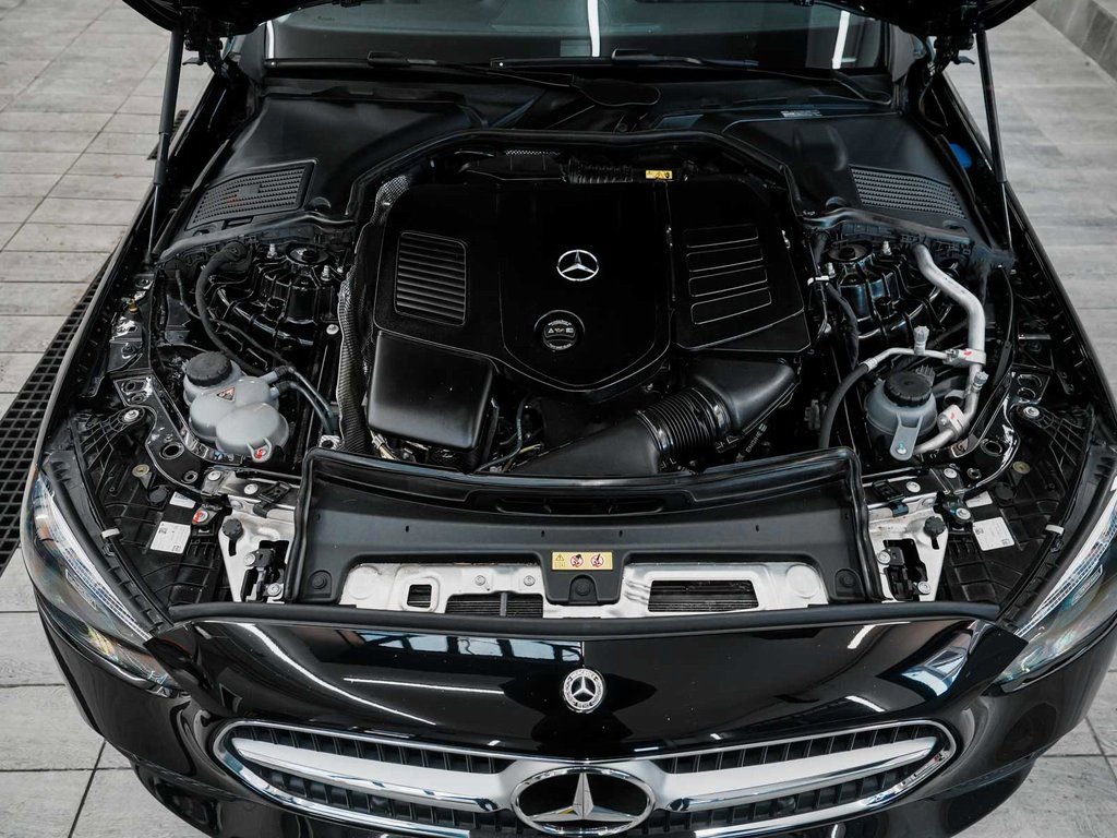 Used 2025 Mercedes-Benz C 300 4MATIC Sedan image 37