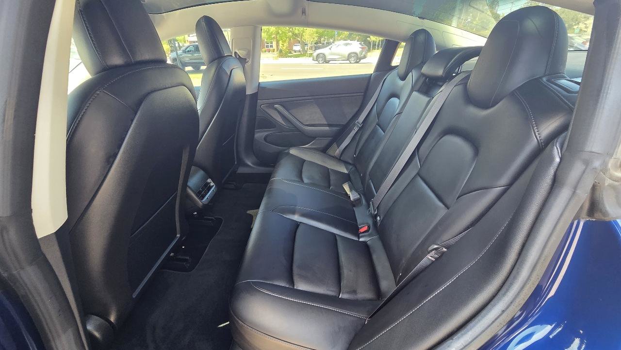Used 2018 Tesla Model 3 Long Range RWD image 16