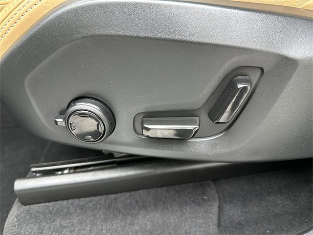 Certified 2022 Volvo XC90 T8 Inscription image 12