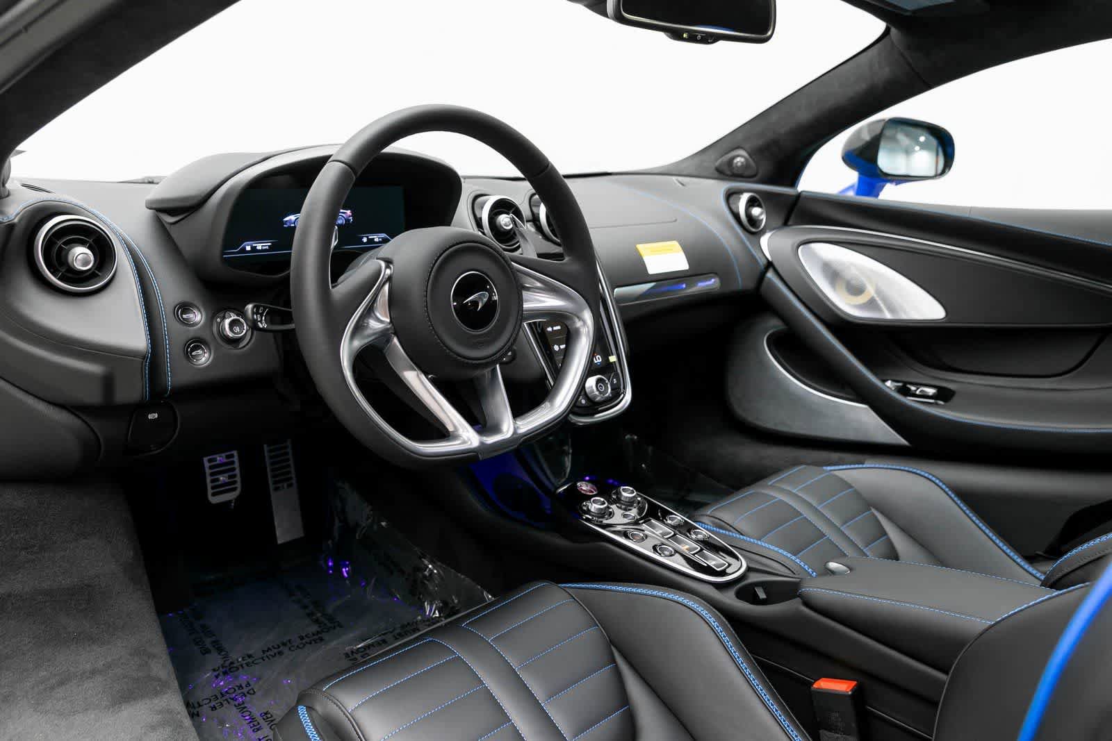 New 2025 McLaren GTS RWD image 2