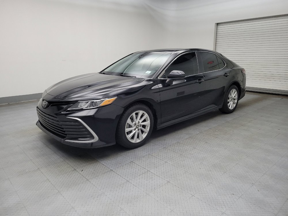 Used 2021 Toyota Camry LE image 2