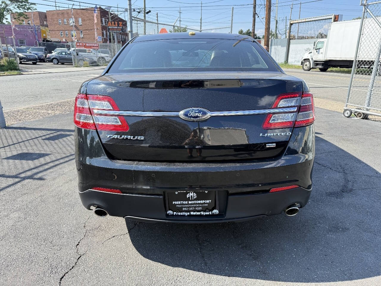 Used 2014 Ford Taurus Limited w/ Equipment Group 301A AWD/4WD image 5
