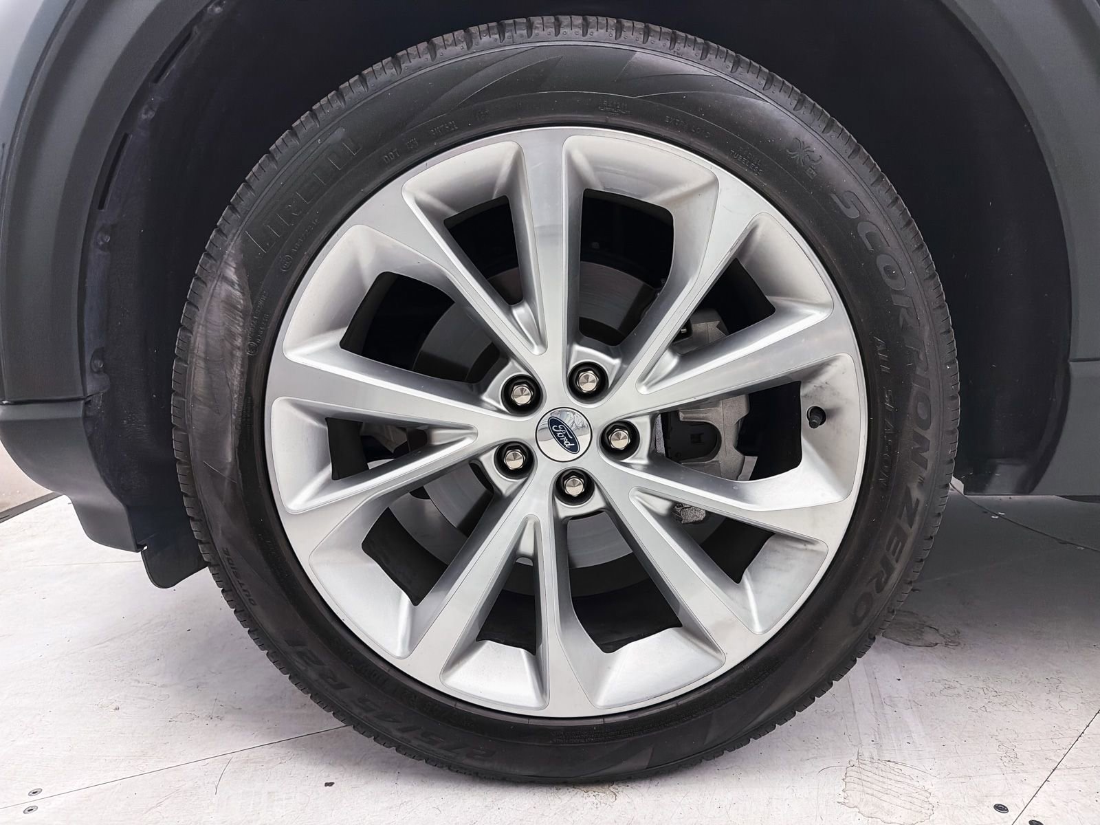 Used 2023 Ford Explorer Platinum w/ Technology Package AWD/4WD image 15