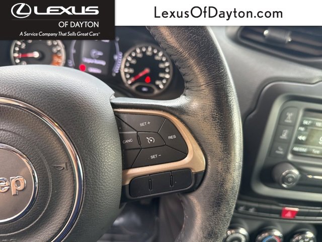 Used 2017 Jeep Renegade Latitude w/ Cold Weather Group image 21