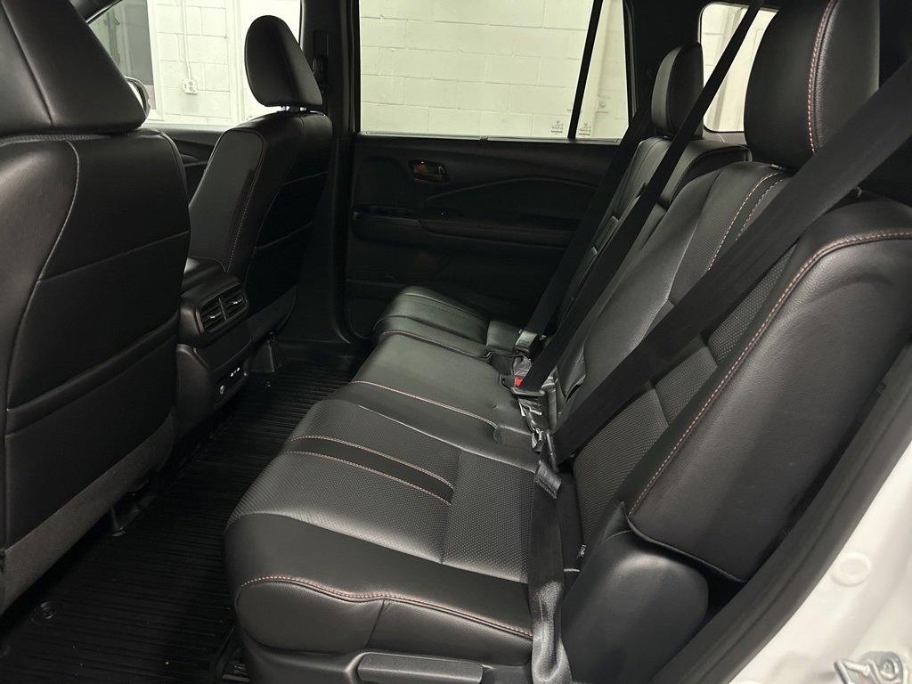 Used 2024 Honda Passport TrailSport image 37