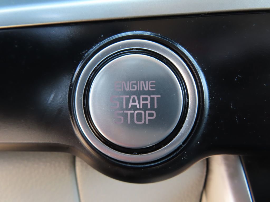 Used 2023 Kia Carnival LX FWD image 9