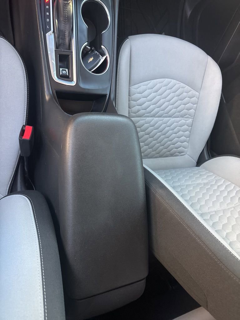 Used 2020 Chevrolet Equinox LS w/ LS Convenience Package image 34