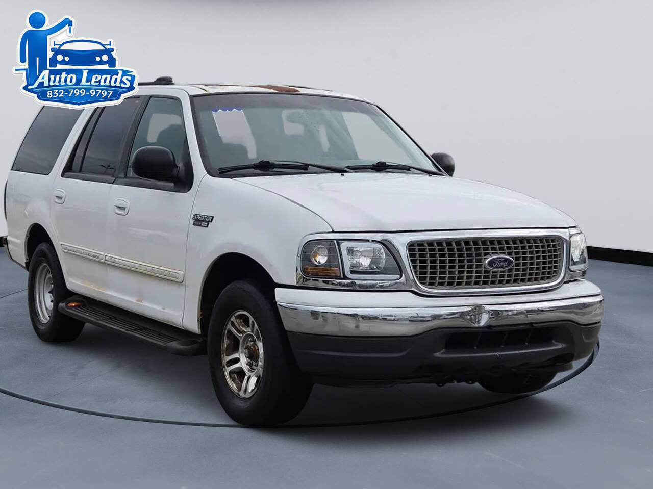 Used 2000 Ford Expedition XLT RWD image 2