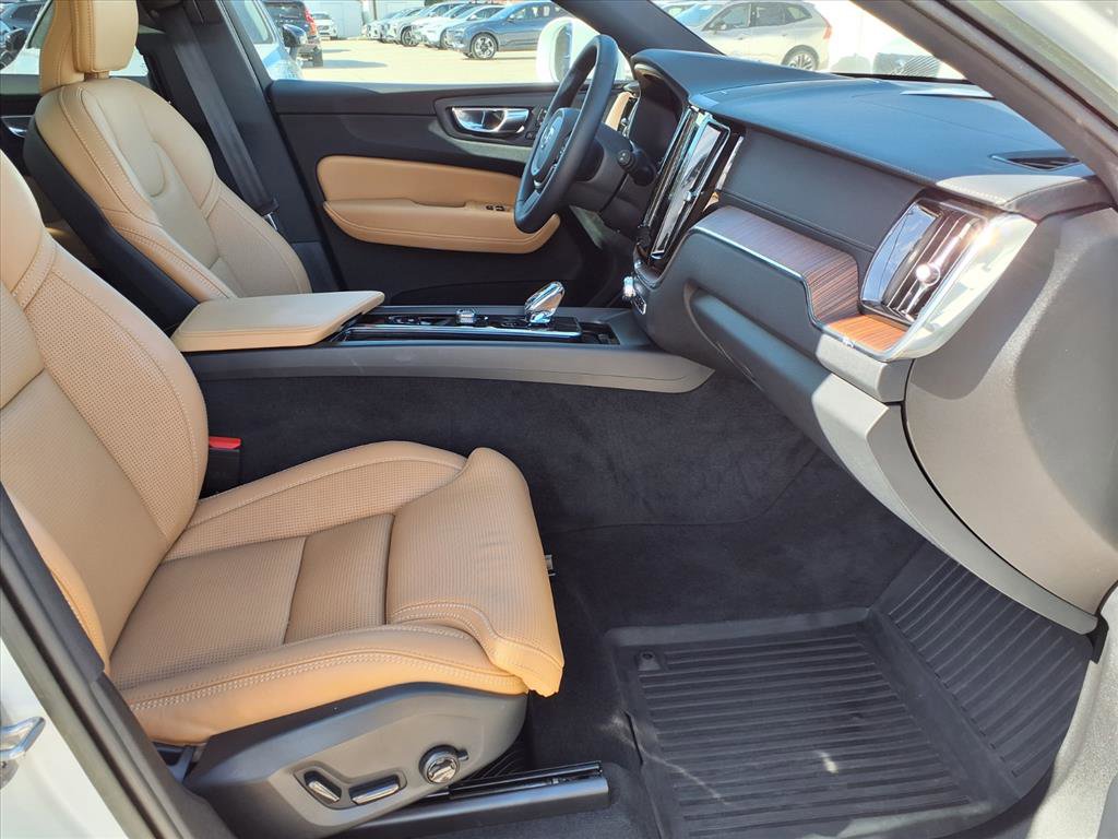 Certified 2023 Volvo XC60 B6 Ultimate image 12