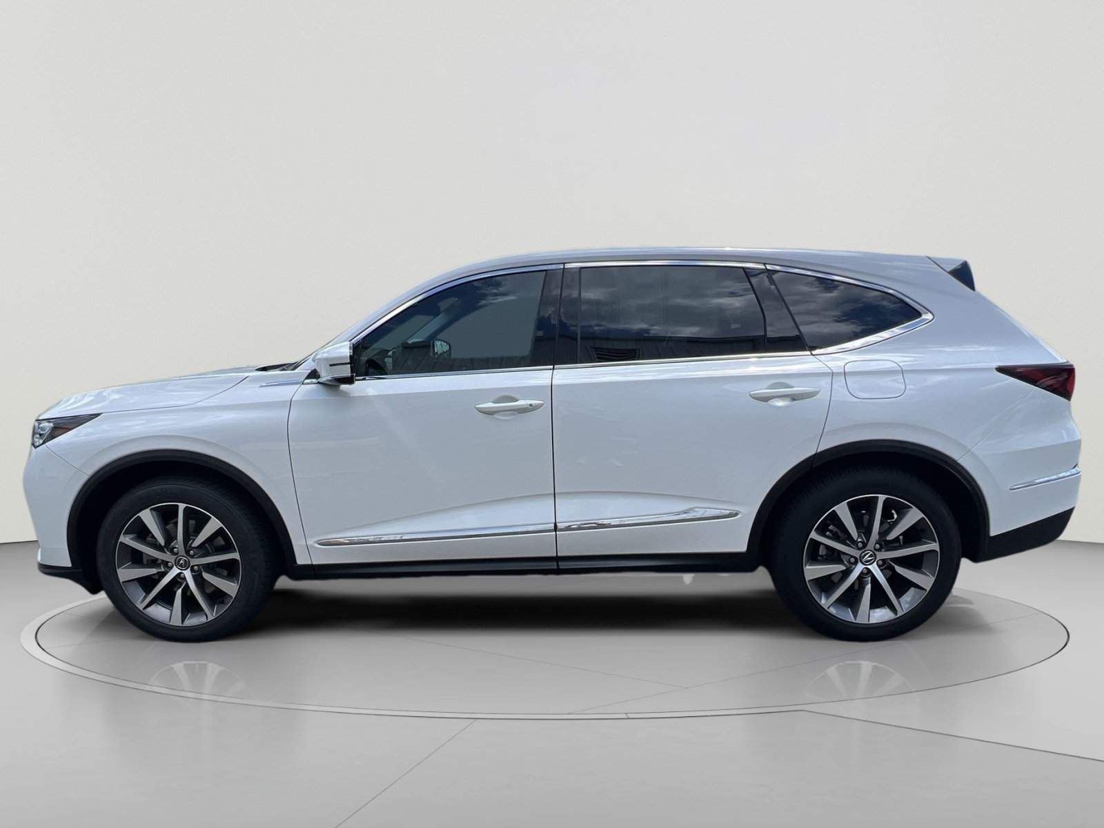 Certified 2025 Acura MDX SH-AWD w/ Technology Package image 2