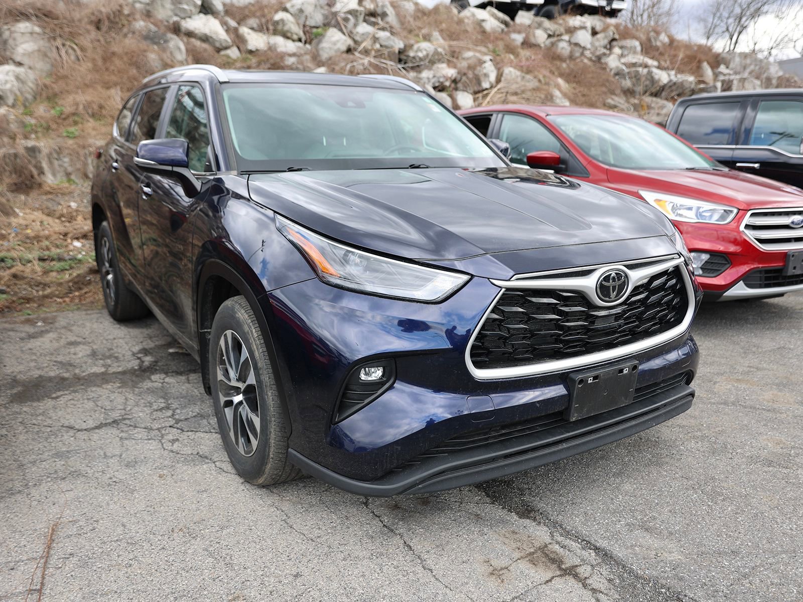 Used 2023 Toyota Highlander XLE image 1