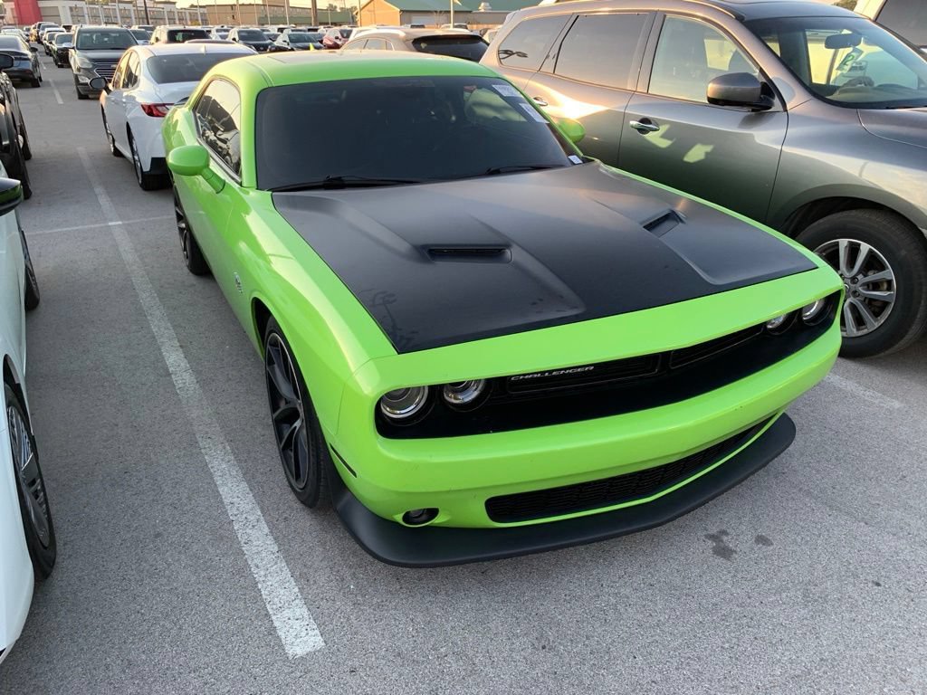 Used 2015 Dodge Challenger R/T Scat Pack RWD image 3