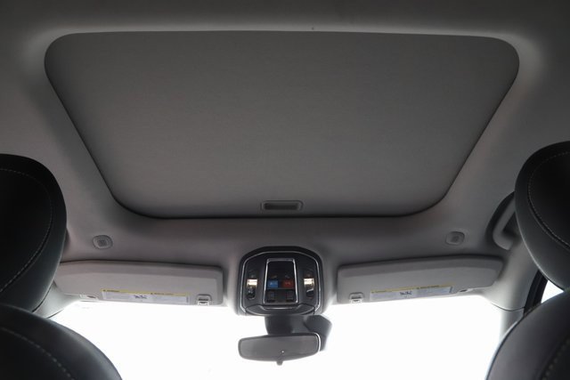 Used 2023 Jeep Grand Cherokee Laredo image 18