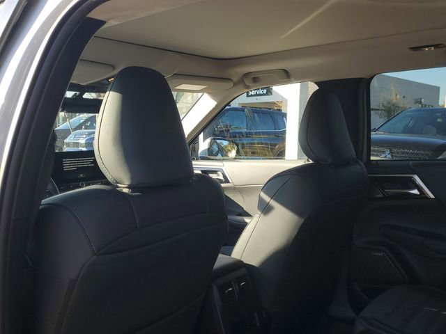 New 2026 Mitsubishi Outlander SE FWD image 13