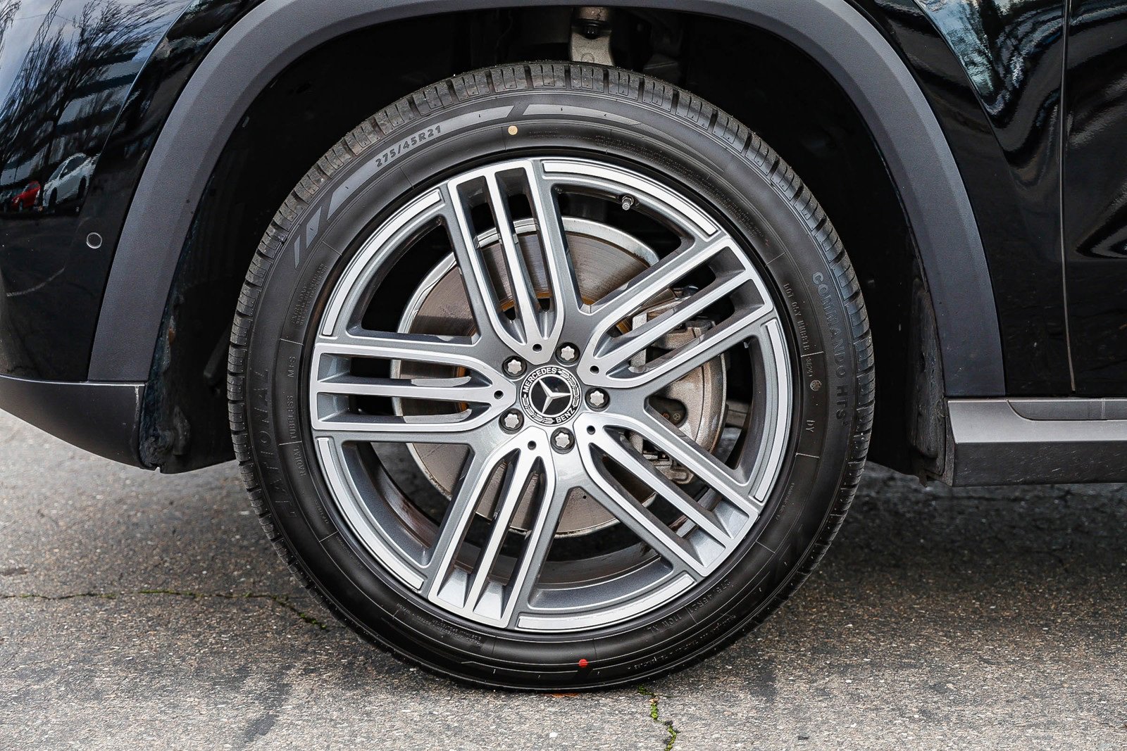 Used 2025 Mercedes-Benz GLS 450 4MATIC image 9