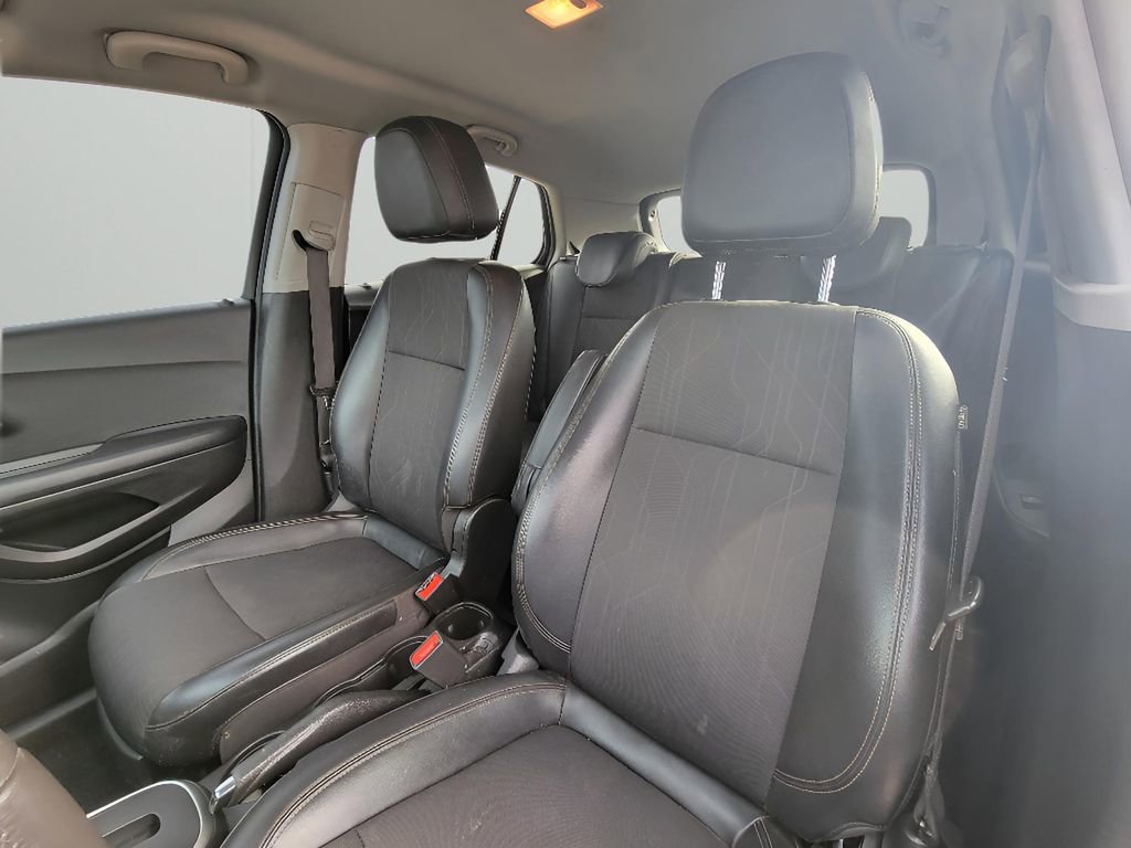 Used 2021 Chevrolet Trax LT w/ LT Convenience Package AWD/4WD image 10